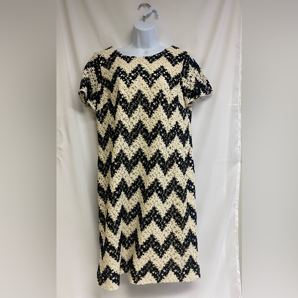 Talbots NWT black and white crochet lace overlay dress Size 10. 36” long. #A27